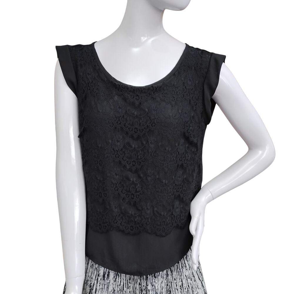 Paper Crane Lace Blouse Medium Black Sleeveless Bow on Back Neckline Closure